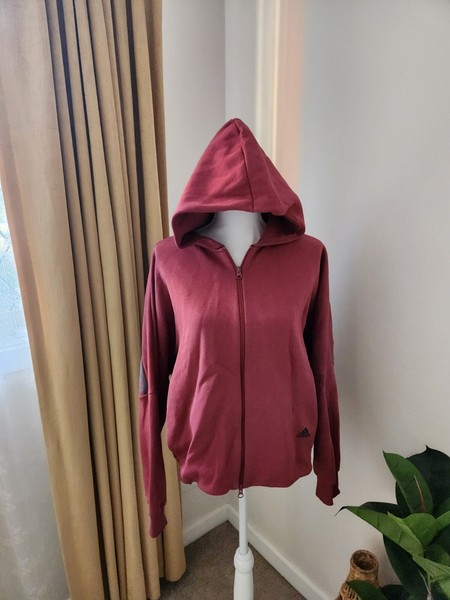 Adidas Burgundy Zip-Up Hoodie Size M Three Strips Design Excellent Condition 