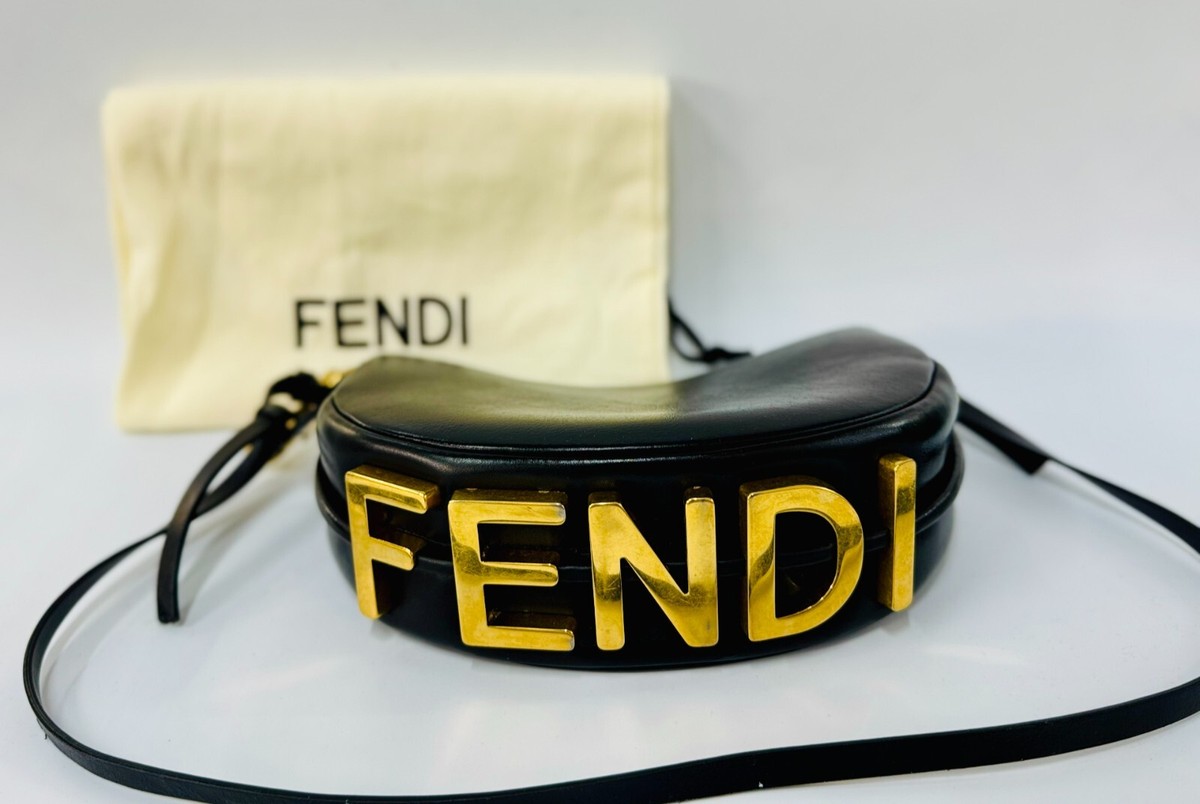 【関税＆送料込み】Fendigraphy Bag Small FENDI Small Fendigraphy Shoulder Bag | Black | FARFETCH