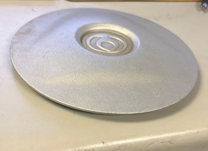 1995 Mazda Millenia OEM Center Hub Cap Silver 64767 # 8613 Foto 2 de 4