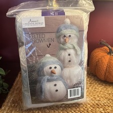 NEW Annie's Creative Woman Kit of the Month Felted Snowman Craft Kit