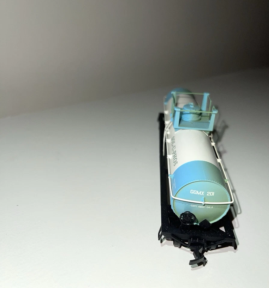 Athearn HO Uniquely Painted Liquid Fertilizer Chemical Car- GGMX #201 - Image 4 of 4
