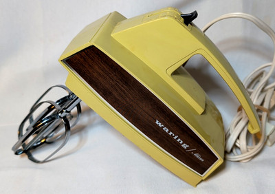 Vintage WARING Portable 3-Speed Hand Mixer 1236 Harvest Gold w/ Blades, 100watts