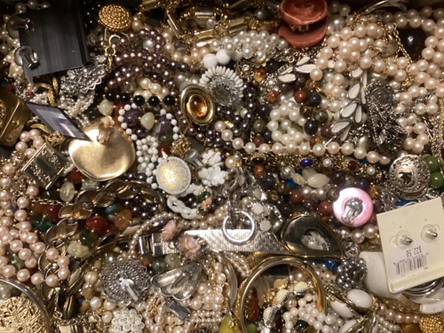 13.30 LBS VINTAGE TO NOW CRAFT REPAIR TANGLED JUNK DRAWER JEWELRY lLOT