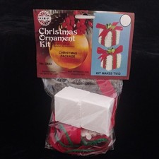 VTG Holiday Walco Christmas Package Sequin Bead Christmas Ornament Kit 3483 Nos