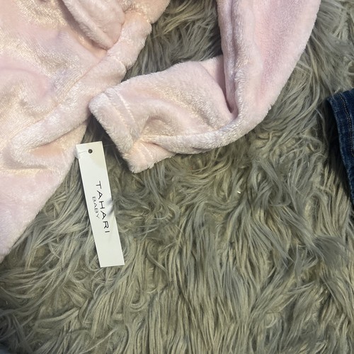 NWT Tahari Bath Robe Baby Girls Size 24 Months Pink Hooded - Picture 3 of 5