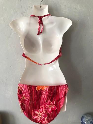 Bikini von Solar Größe 40 B und 44 C Gefüttert Neckholder Rot Blumen Sommer Neu - Bild 2 von 4