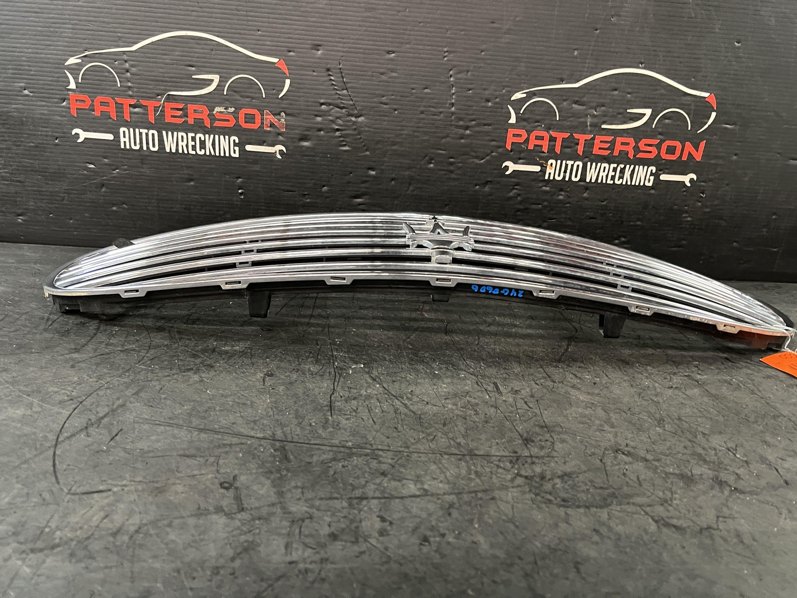 03-08 MASERATI QUATTROPORT FRONT UPPER CHROME GRILL GRILLE