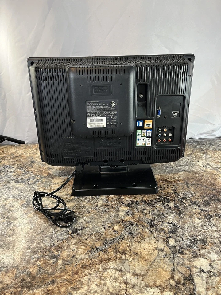 Emerson LD190EM2 19" LCD HDTV DVD Player Combo 720p 60HZ HDMI w/ Stand - Image 4 of 4