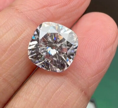 5Ct Natural Cushion Cut White Color diamond CERTIFIED D Grade VVS1 + 1 B3E