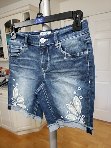 Girls SIZE12 Cuffed Bermuda Denim Shorts Adjustable Waist MUDD New Without Tags - Picture 3 of 4