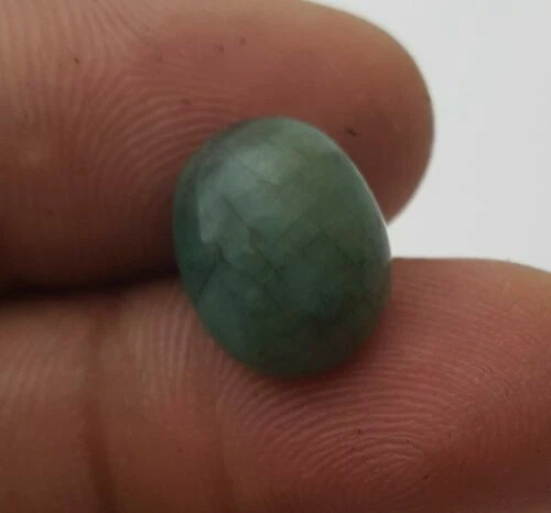 Gemas sueltas de esmeraldas naturales verdes ovales naturales