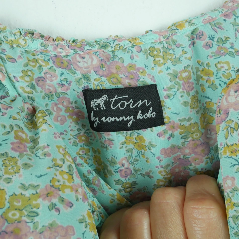 Vestido Pequeño Torn Ronny Kobo Maxi Volantes Cottagecore Ditsy Floral Pastel Femenino Foto 3 de 4