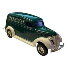 Ertl 1938 Chevrolet Panel Truck Die-Cast Coin Bank   Green   USA   Vintage  