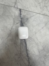 Apple AirPods 1st Gen Wireless Bluetooth Earbuds with Charging Case Barely Used