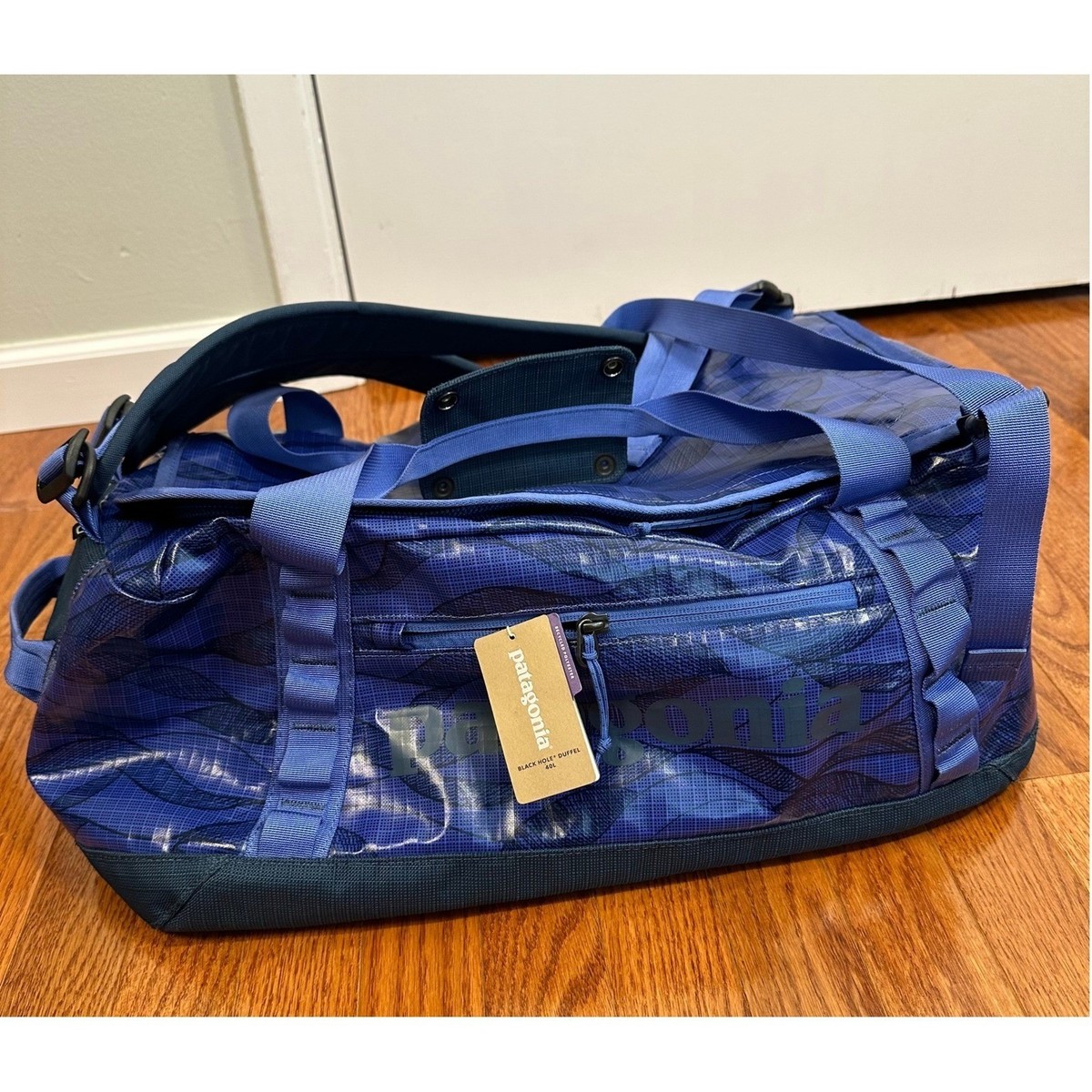 Patagonia Black Hole Duffel 40L Hello Waves Float Blue Bag 49338 Luggage  Travel | eBay