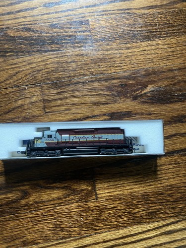 KATO #176-205, escala N EMD SD-40, Canadian Pacific #5556 | Zustand: New