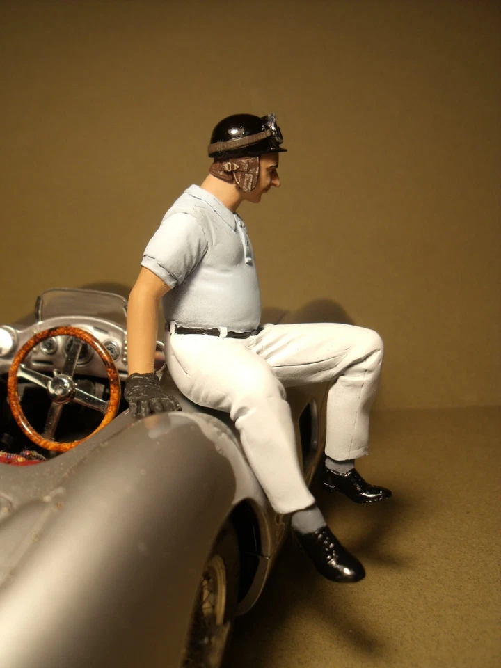 1/18 FIGURE  FANGIO  PIT STOP  VROOM  UNPAINTED  CMC  CMR  MINICHAMPS  - Image 3 of 4