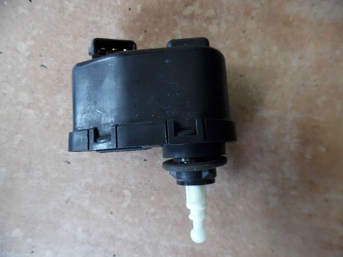 VW Golf III Stellmotor LWR 1H0941295 Hella 004375-47