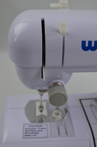 Máquina de coser portátil White Mighty Mender W100 en caja. PROBADO - Imagen 15 de 21
