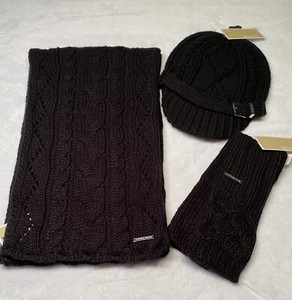 mk gloves and scarf