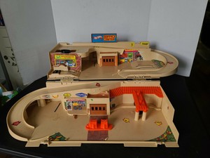 hot wheels mechanic set