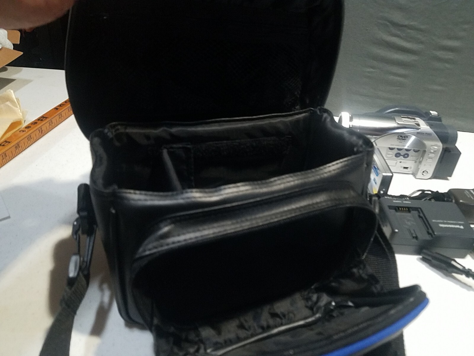 Panasonic VDR-M70 Camcorder -  Silver. TESTED  comes in a Bag W 3.5 Hrs Of Discs