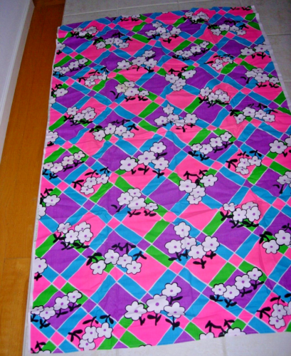Vintage 1973 Flower Power Cotton pique Fabric tablecloth 68x43 hot pink purple - Picture 1 of 5