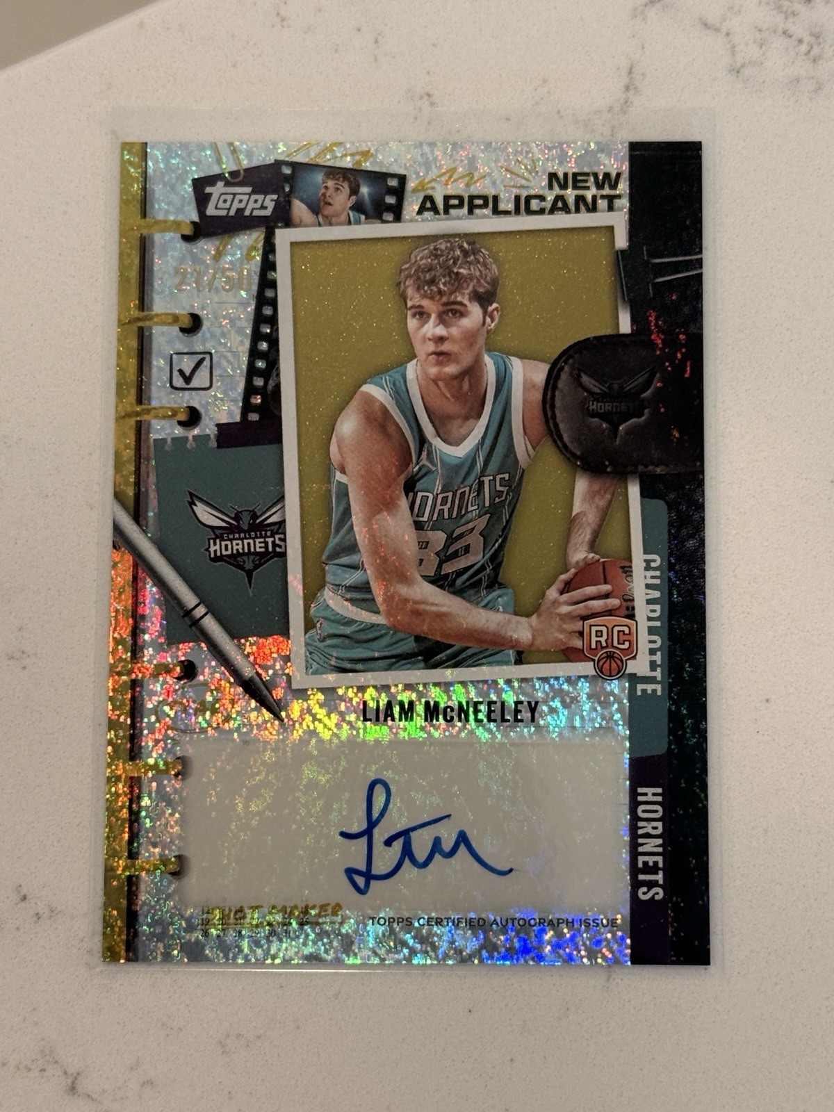 2025-26 topps basketball Liam Mcneeley Gold Shimmer New Applicant Auto /50 RC