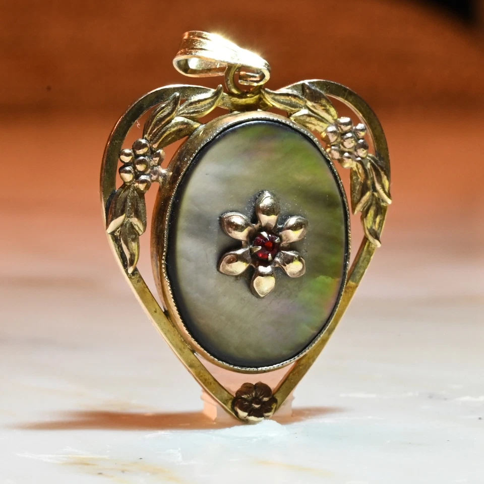 Vintage Heart-Shaped Locket - Image 2 of 4