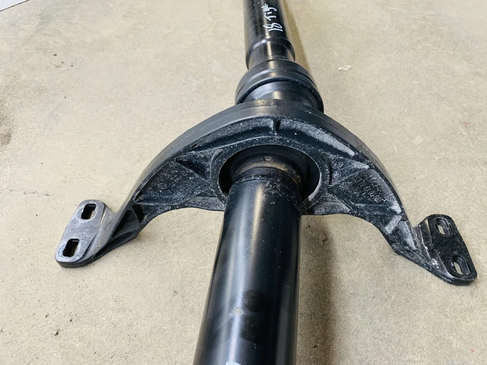 17-18 VOLKSWAGEN TIGUAN LIMITED 2.0L AWD FRONT & REAR DRIVESHAFT PROPELLER OEM - Image 3 of 4