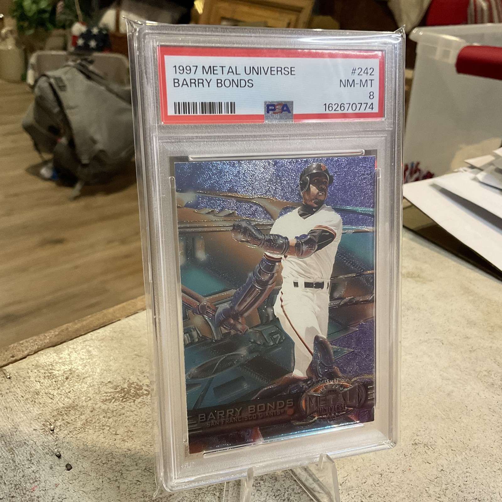 BARRY BONDS 1997 METAL UNIVERSE CARD #242-SAN FRANCISCO GIANTS -GRADED PSA 8  view 10