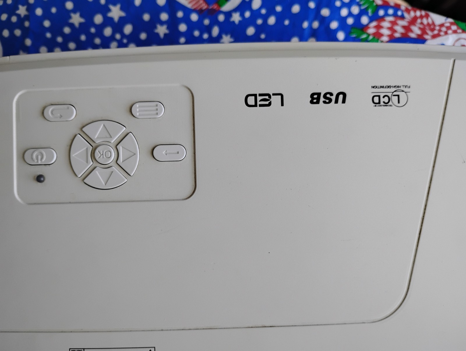 Full HD Portable Projector (1080p) With projector Screen