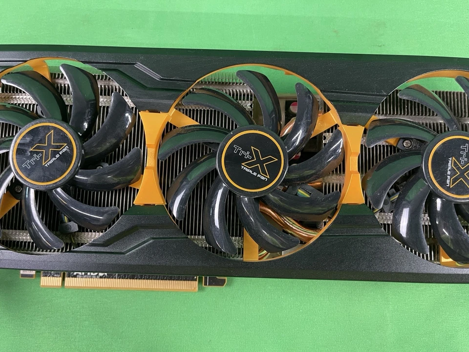 Sapphire AMD Radeon R9 290 4G GDDR5 PCI-E Dual DVI-D/HDMI/DP Tri-X OC GPU - Image 4 of 4