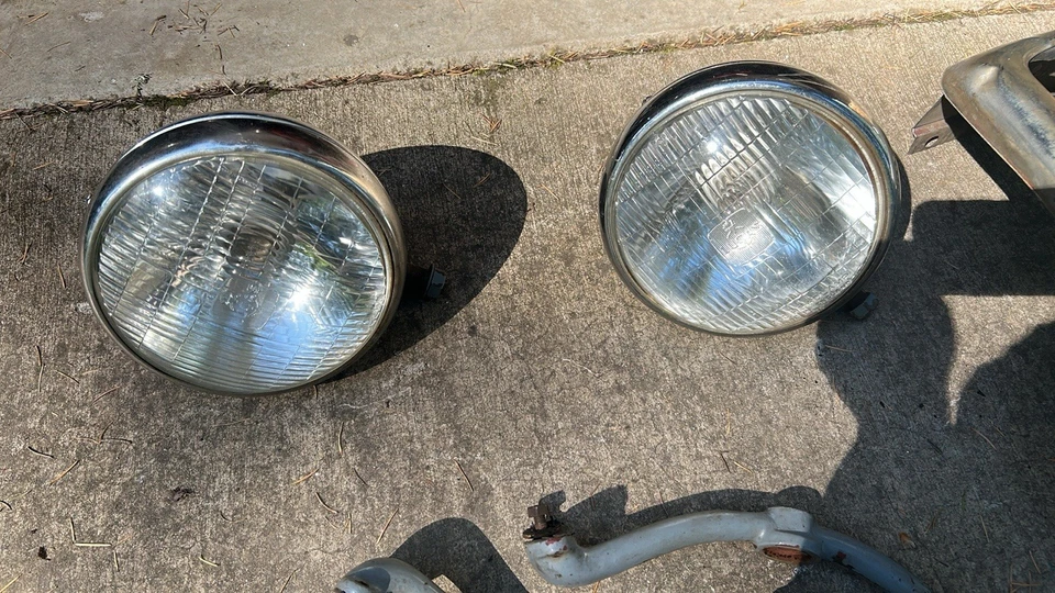 Faros y soportes Mgtd 1952 Foto 2 de 3