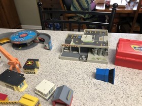 LARGE Lot of 1980s Galoob Micro Machine Buildings & Much More-See Photos & Read