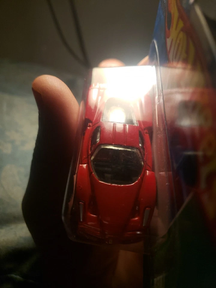 Hot Wheels 2007 Treasure Hunt Enzo Ferrari Red Seats New Rare - Image 3 of 4