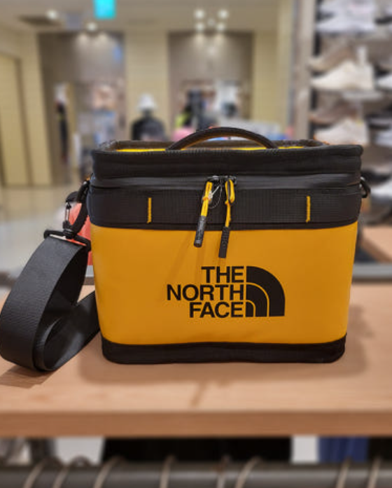 patagonia mlc garment bag Black Hole 45L-Black/Black with two organiser pockets Selling Backpacks North Face Color:Rusted Bronze/Dusty Coral Orange location:70052020268-outofstock