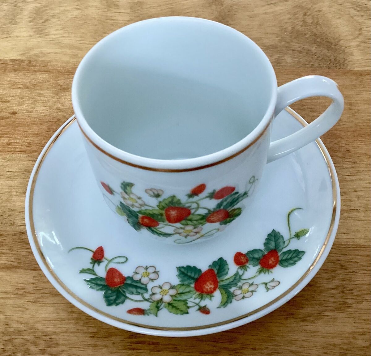 VTG 1978 Porcelain Cup/Saucer Set, White W/Strawberry Design VTG 1978 Porcelain Cup/Saucer Set, White W/Strawberry Design