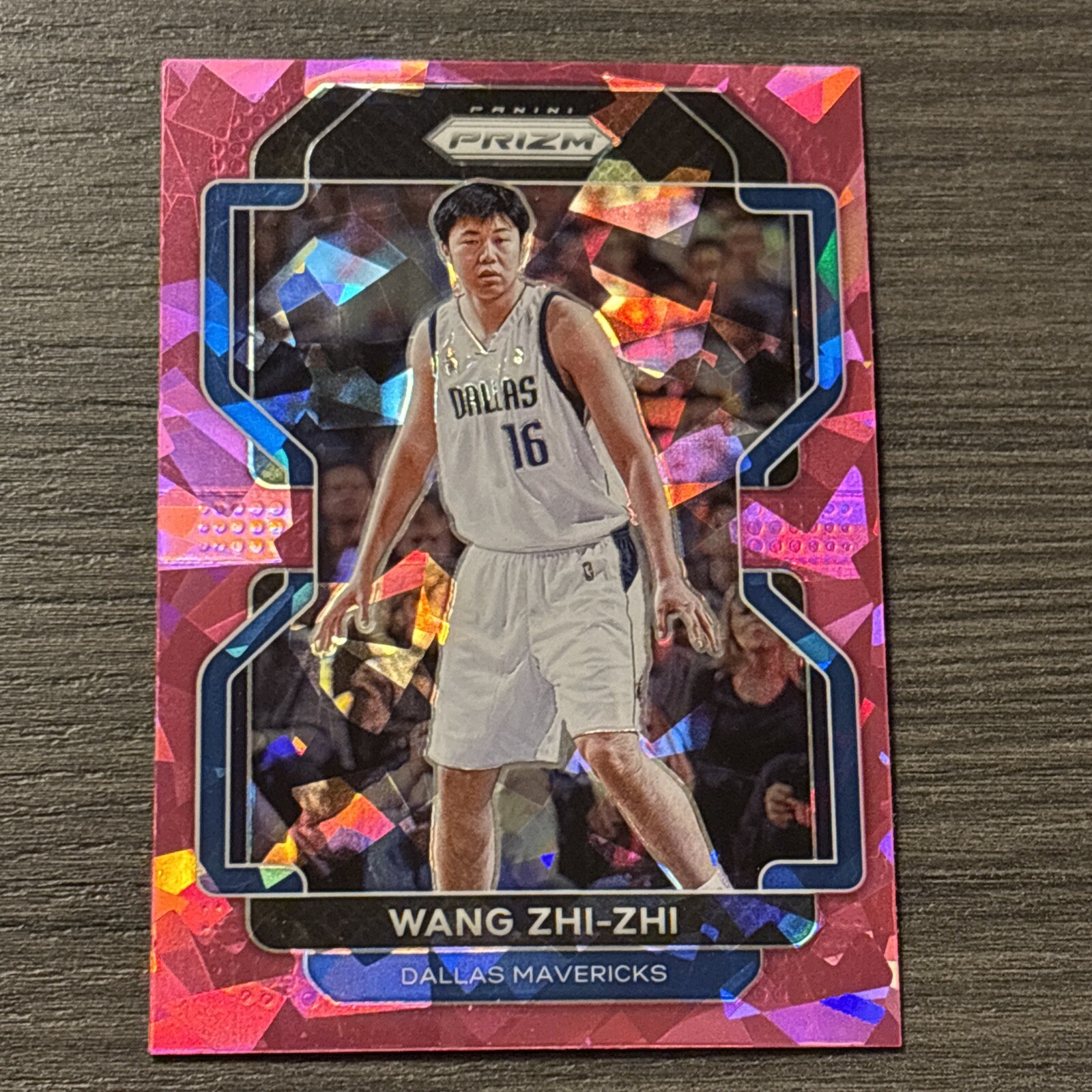 2021-22 Panini Prizm WANG ZHI-ZHI CRACKED ICE PINK PRIZMS #273 Dallas Mavericks