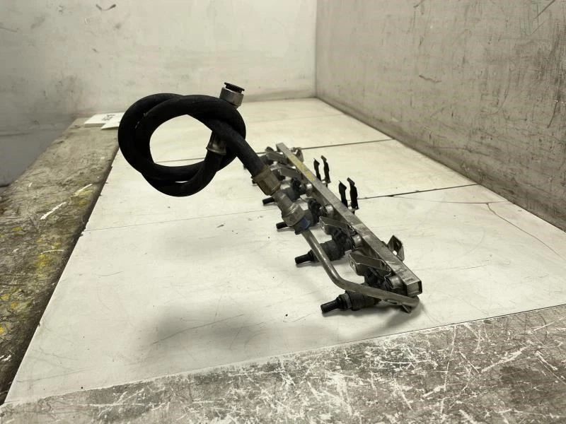 BMW X3 E83 2005 riel inyector de combustible con inyectores OEM+ Foto 4 de 4