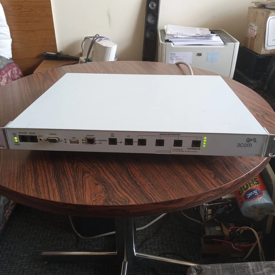 Sistema telefónico IP 3Com NBX V3000 3C10600A - con cable encendido Foto 2 de 4