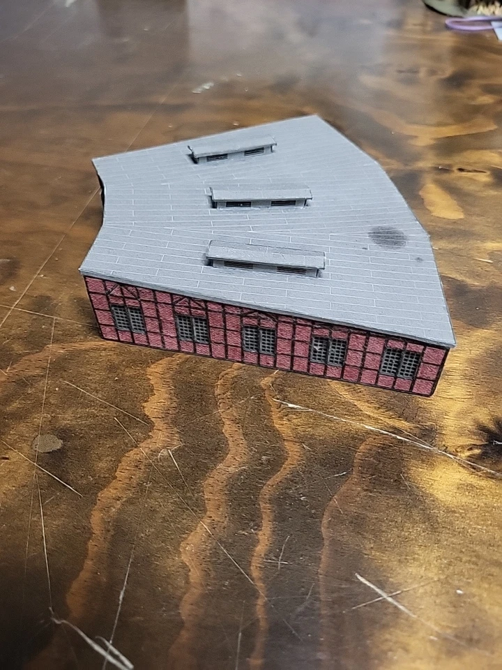 Marklin 72886  Z  Locomotive  Shed  Fully Assembled  - Image 2 of 4