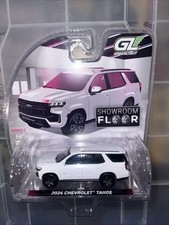 GREENLIGHT COLLECTIBLES SHOWROOM FLOOR SERIES 7 WHITE 2024 CHEVY TAHOE !!!
