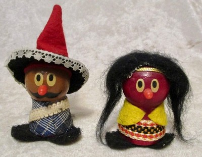 Vintage Kellogg's Cereal Premiums from 1972, Wooden Señor and Señorita figures