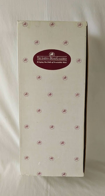 Ashton-Drake - The Four Seasons of Holly Hobbie Doll  "Winter" Dianna Effner 15"