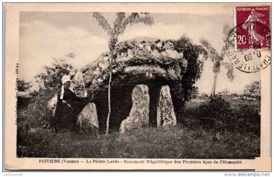 86 POITIERS - la pierre levee -