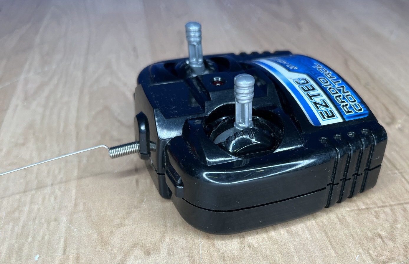 Eztec RC Nissan GT R 27 Remote Control Only 27.145MHz BY3283727TP VGC