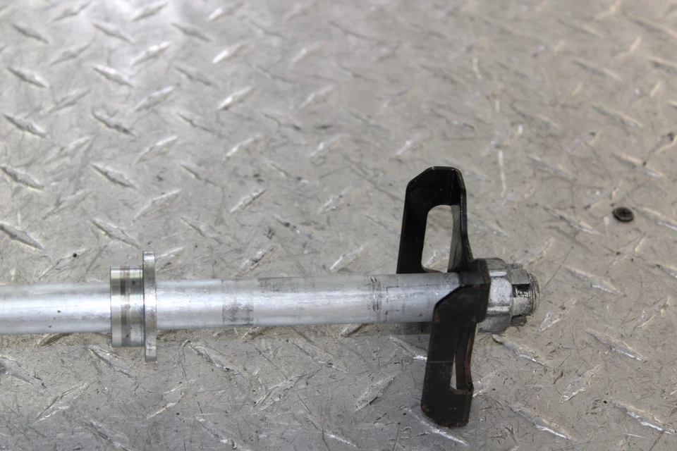 Kawasaki Ninja 500R Ex500D 1998 eje trasero rueda trasera perno eje 41068-1223 Foto 3 de 4