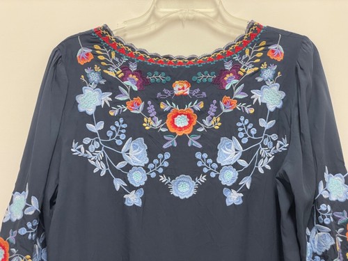 NWT PAPARAZZI TOP - Navy Viscose Boho Floral Embroidered 3/4 Sleeve Medium - Picture 7 of 8