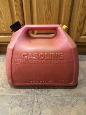 Rubbermaid Essence 5 Gallon Red Plastic Vented Gas Can Pre Ban Model 1251 USA
